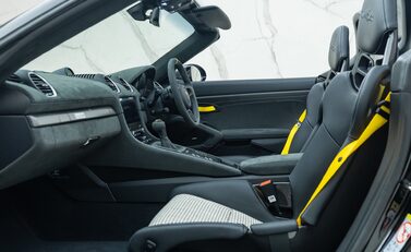 Porsche 718 SPYDER RS 19