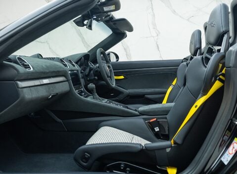Porsche 718 SPYDER RS 19