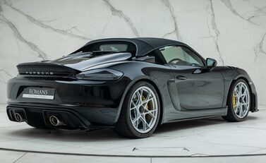 Porsche 718 SPYDER RS 8