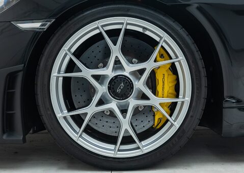 Porsche 718 SPYDER RS 