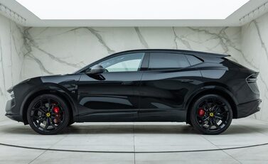 Lotus Eletre R 5