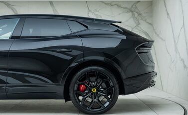 Lotus Eletre R 43