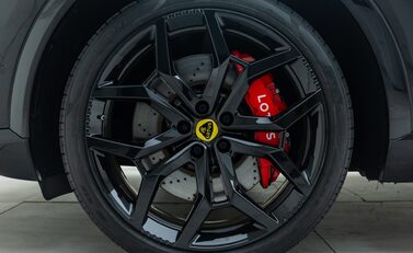Lotus Eletre R 32