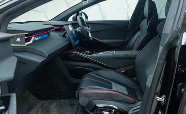 Lotus Eletre R 20