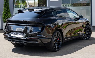 Lotus Eletre R 4