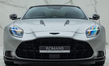 Aston Martin Vanquish V12 7