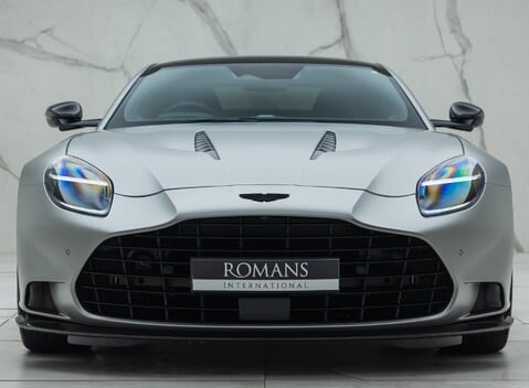 Aston Martin Vanquish V12 7