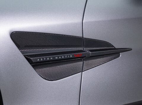 Aston Martin Vanquish V12 37