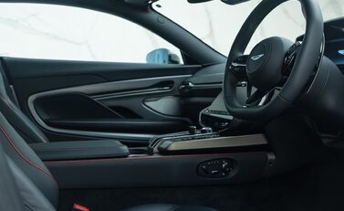 Aston Martin Vanquish V12 13