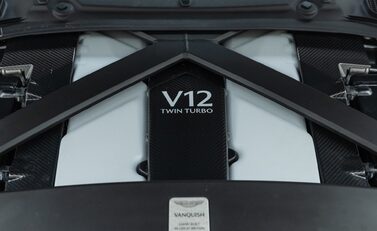 Aston Martin Vanquish V12 47