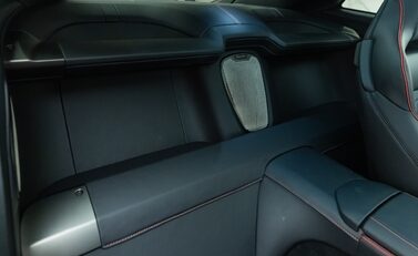 Aston Martin Vanquish V12 17