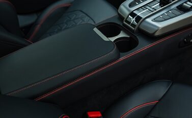Aston Martin Vanquish V12 24