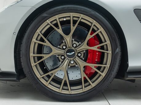 Aston Martin Vanquish V12 