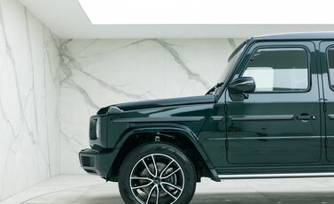 Mercedes-Benz G Class G400d AMG LINE PREMIUM PLUS 27