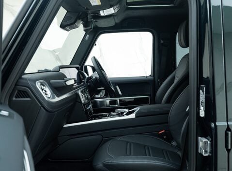 Mercedes-Benz G Class G400d AMG LINE PREMIUM PLUS 16