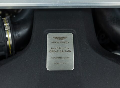 Aston Martin V8 Vantage 34