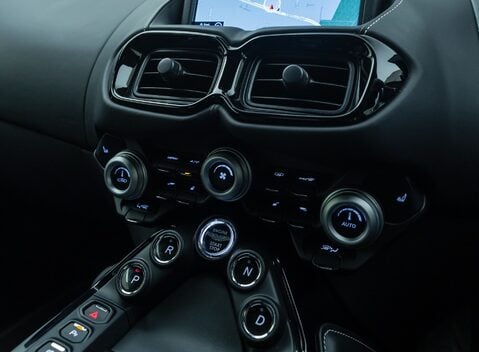 Aston Martin V8 Vantage 20