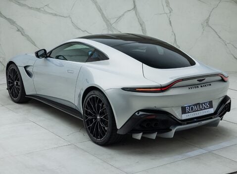 Aston Martin V8 Vantage 12
