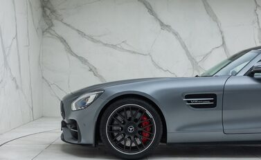 Mercedes-Benz Amg GT S PREMIUM 33
