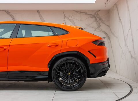 Lamborghini Urus SE 42
