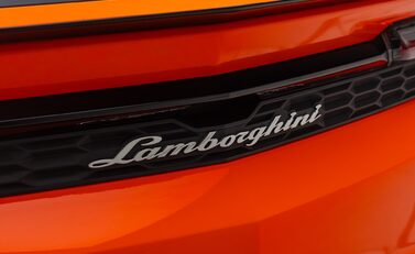 Lamborghini Urus SE 38