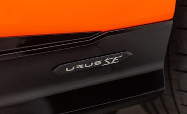 Lamborghini Urus SE 36