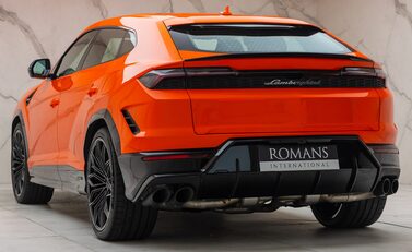 Lamborghini Urus SE 10