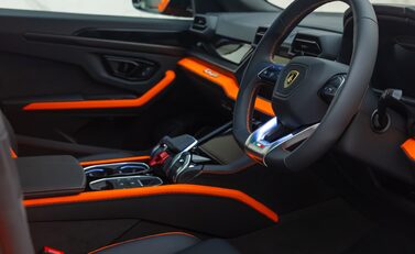 Lamborghini Urus SE 13