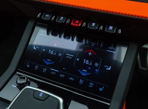Lamborghini Urus SE 27