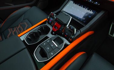 Lamborghini Urus SE 28