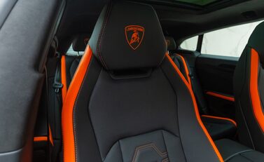 Lamborghini Urus SE 16