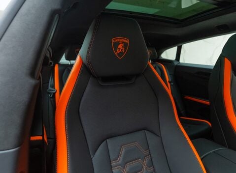 Lamborghini Urus SE 16