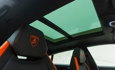 Lamborghini Urus SE 17