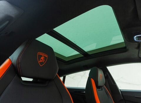 Lamborghini Urus SE 17
