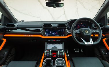 Lamborghini Urus SE 22