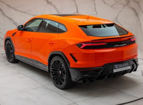 Lamborghini Urus SE 12