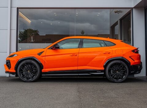 Lamborghini Urus SE 3
