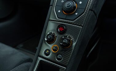 McLaren 675LT 27