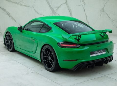 Porsche Cayman GT4 (718) 12