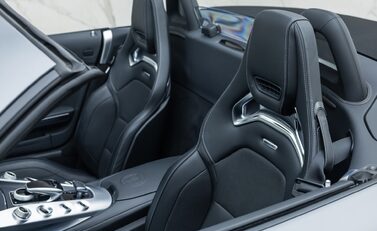 Mercedes-Benz Amg GT C Roadster 31