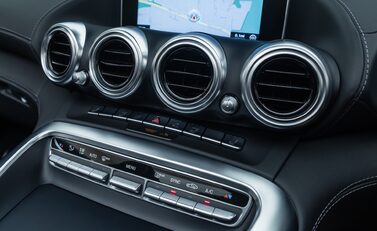 Mercedes-Benz Amg GT C Roadster 23