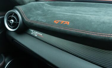 Alfa Romeo Giulia GTA 23