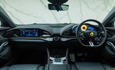 Ferrari Purosangue 24