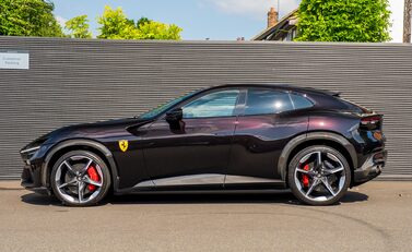 Ferrari Purosangue 4