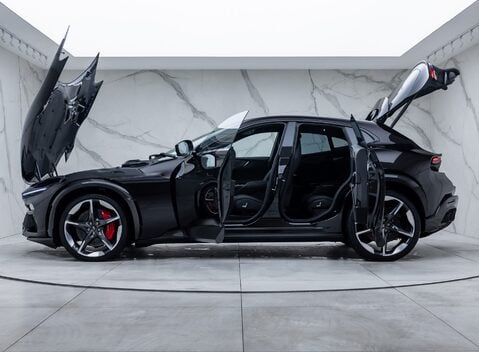 Ferrari Purosangue 6