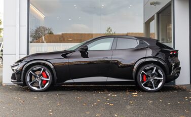 Ferrari Purosangue 3