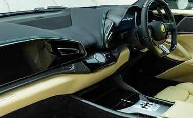 Ferrari Purosangue 18