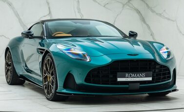 Aston Martin DB12 V8 8