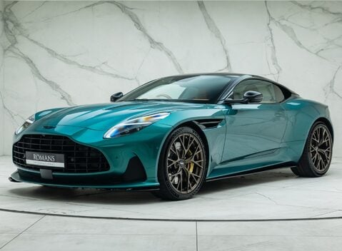 Aston Martin DB12 V8 1