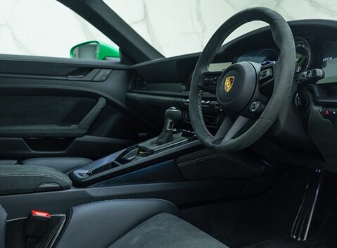 Porsche 911 GT3 (992) 13